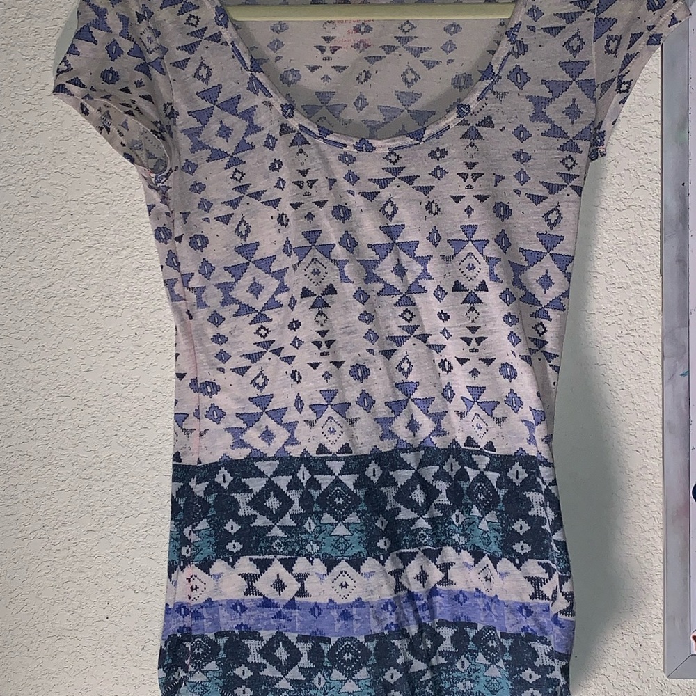 Basic indie printed American Eagle top